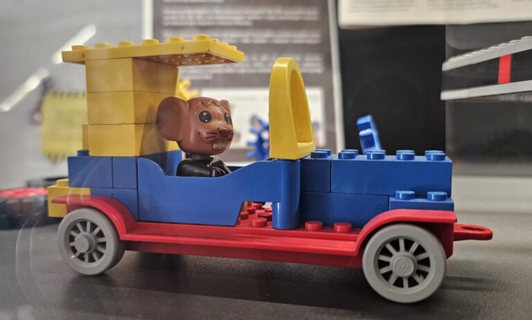 Lego Fabuland 328, my first anf for quite some time the only LEGO set.